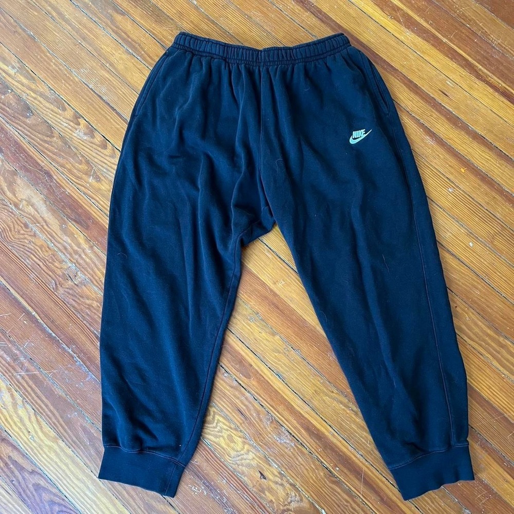 Y2K baggy Nike sweatpants with embroidered swoosh logo Size XXL